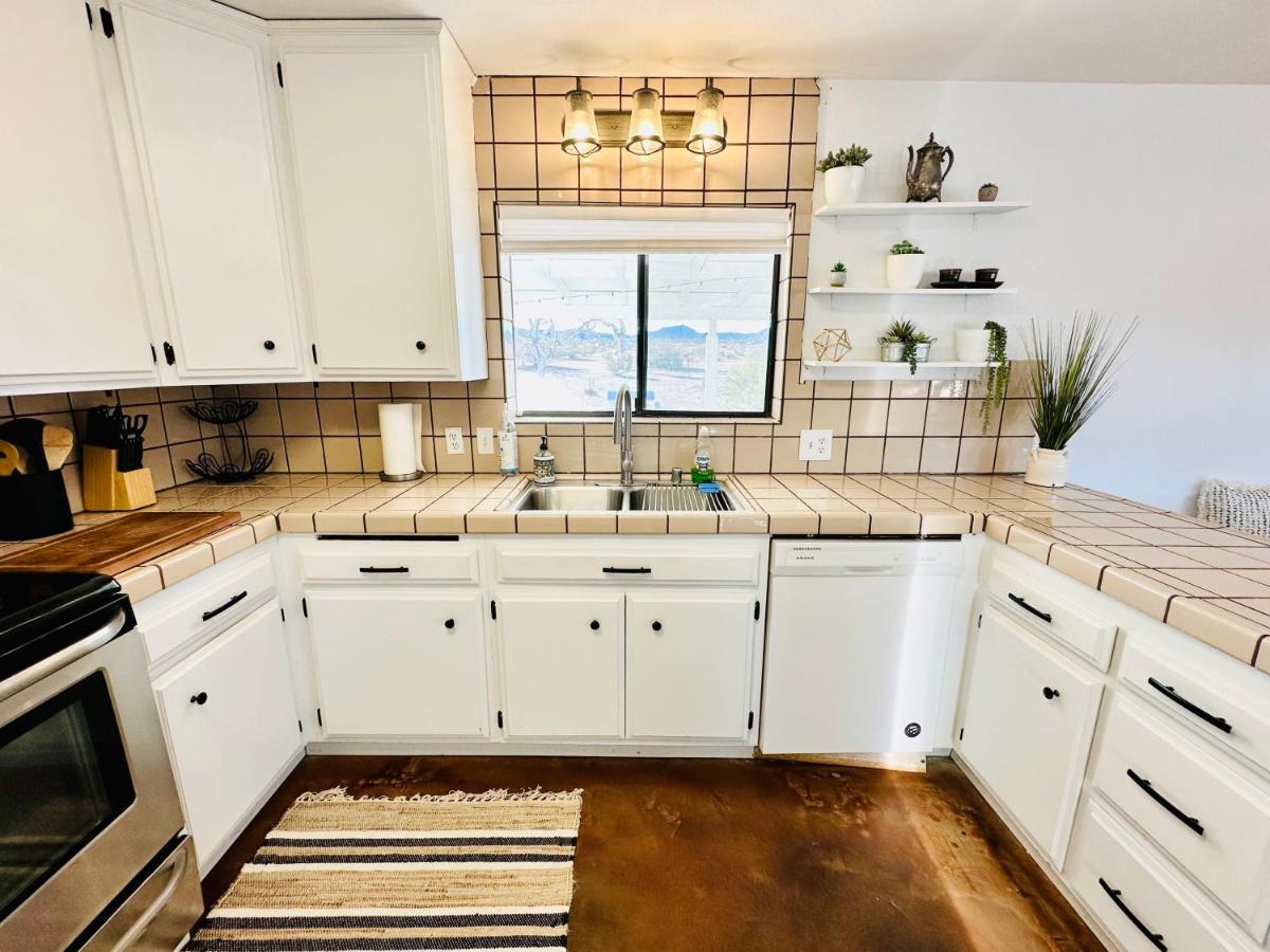 Ravens Nest Ranch, Fire Pit , Views, Near Jt Park! Villa Joshua Tree Exterior photo